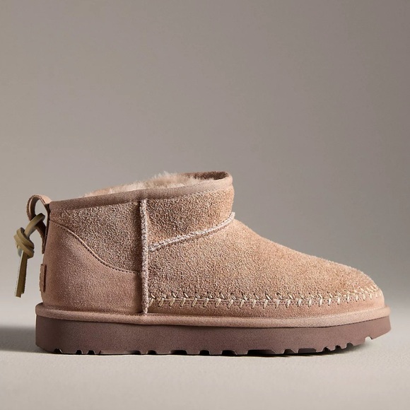 UGG® Classic Ultra Mini Biarritz - Picture 3 of 3